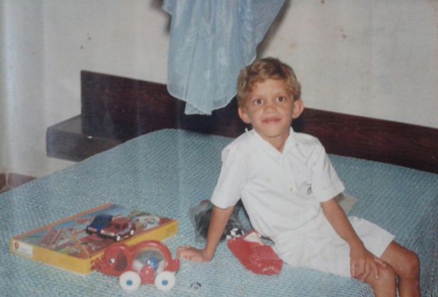 Смотрите, как выглядит дедушка, который превратил себя в &quot;инопланетного дьявола&quot;